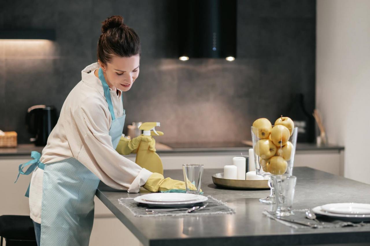 Cleaning kitchen