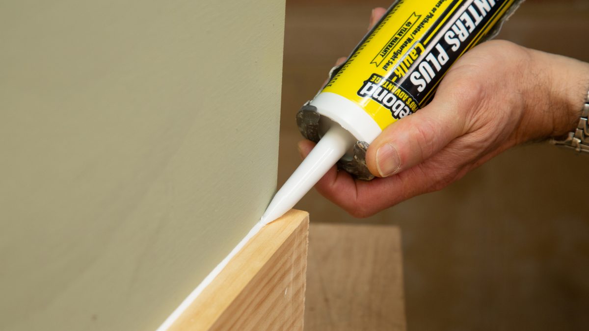 Caulking shower caulk bathtub trim close gun Caulking shower caulk bathtub trim close gun